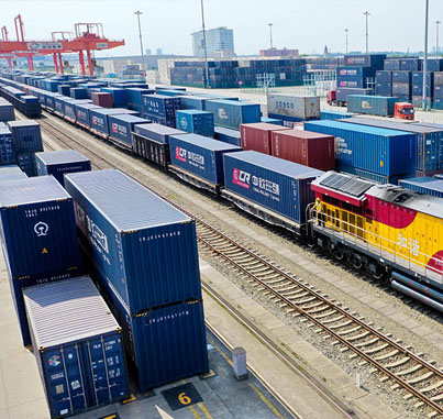 優(yōu)化中歐班列（渝新歐）、陸海新通道整車(chē)等大宗物資裝箱模式課題研究的項(xiàng)目
